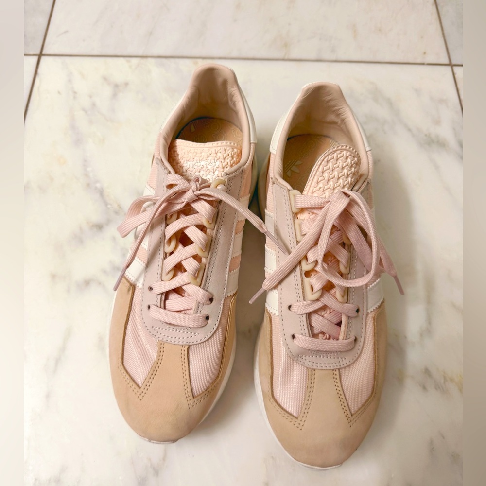 Adidas women’s sneaker